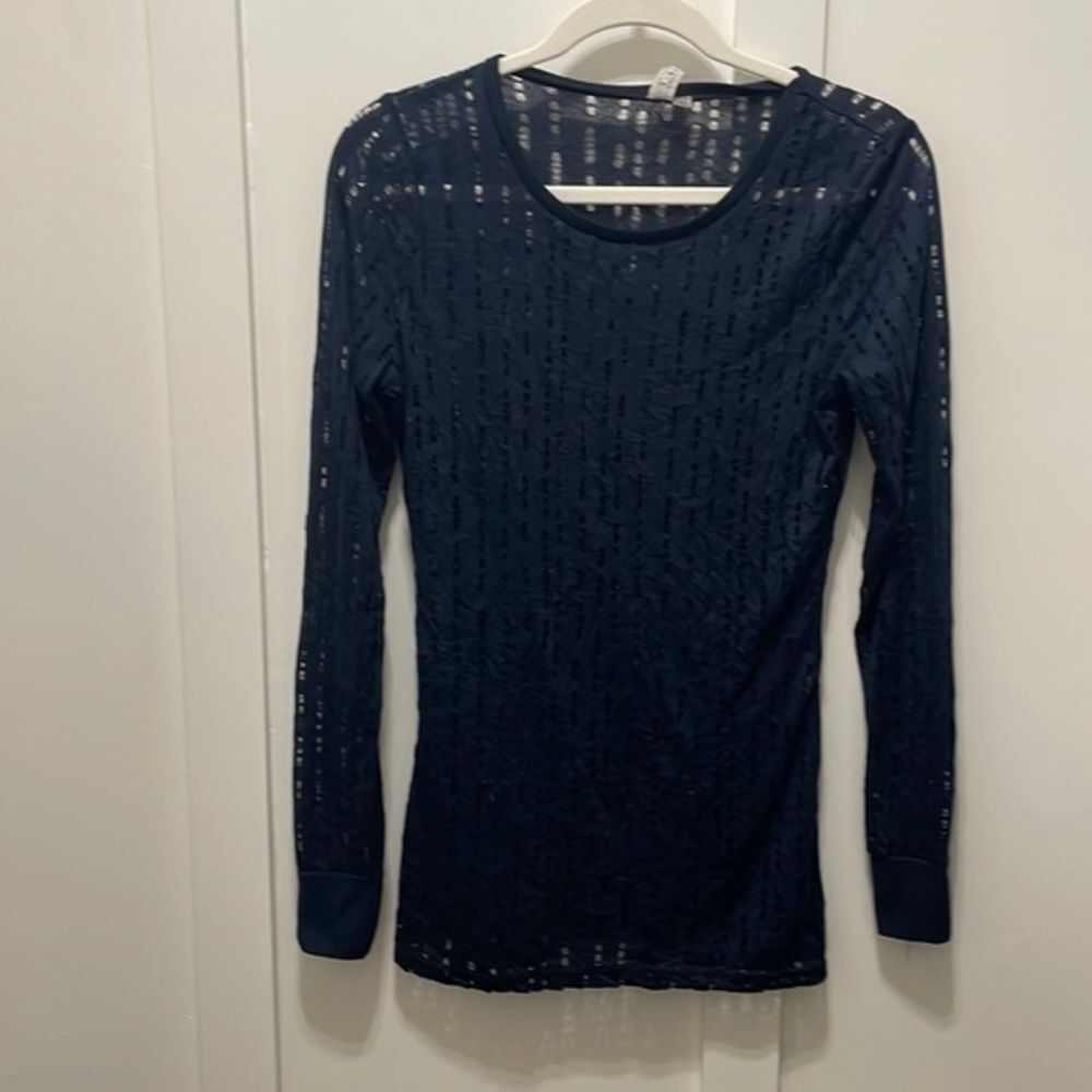 BKE Distressed Medium Undershirt Large Navy Blue Layering for tshirts Y2K Grunge